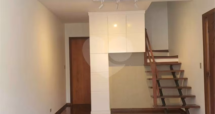 Casa 169m² construídos 3 suítes, 2 vagas com amplo quintal Chácara Klabin