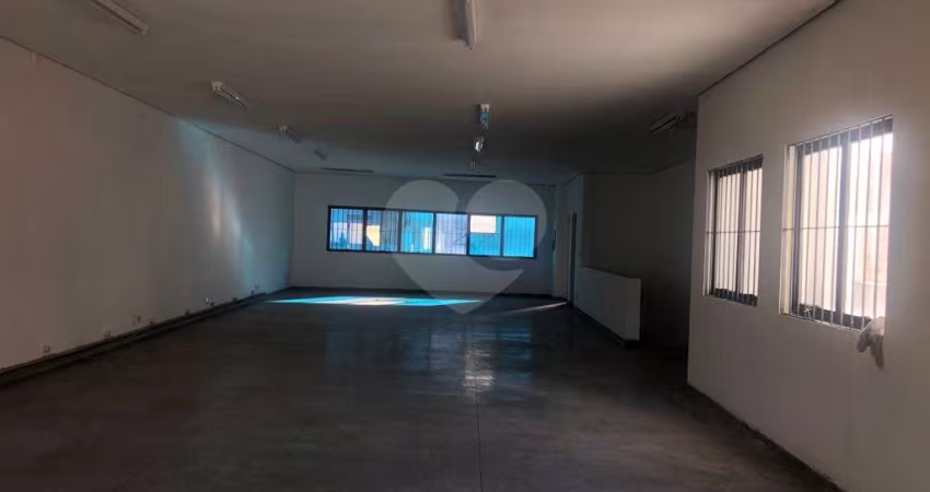 Excelente Prédio comercial próximo de metro, e fácil acesso, para sua comodidade,