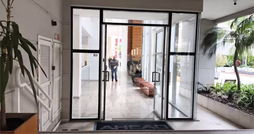 Sala comercial para Locação e Venda a 100 metros do metrô Faria Lima.