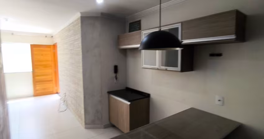 Apartamento à com 2 Dormitórios  1 VAGA E QUINTAL a 5 Minutos do Metrô Tucuruvi!