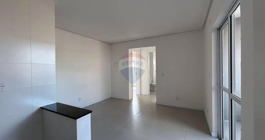 Apartamento, 2 Quartos sacada com churrasqueira e Piscina!