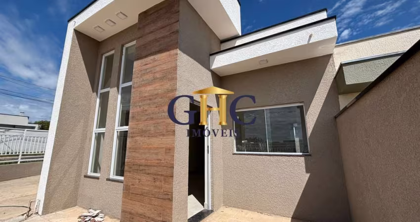 GRANDE OPORTUNIDADE - CASA COM MÓVEIS PLANEJADOS À VENDA - JARDIM SÃO LUCAS - SALTO DE PIRAPORA/SP. Área Construída: 65,86 m² / Área Terreno: 137,5 m²