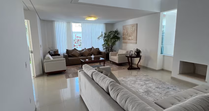Linda casa a venda na Vl Oliveira em Mogi das Cruzes