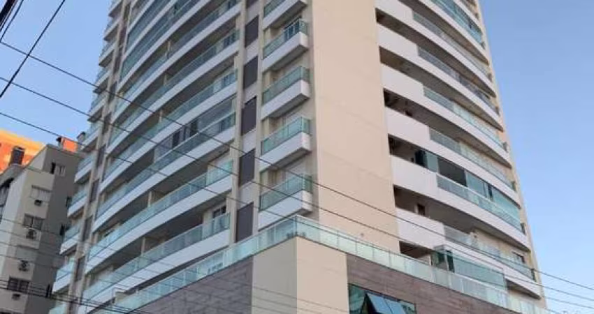 Lindo apartamento totalmente mobiliado em alto padrão de 02 quartos com suíte e garagem.