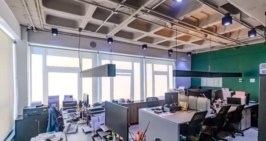 D20-Barra Olímpica-RJ-Sala Comercial Reformado 46 m² 1 sala 1 copa 1 banheiro 1 vaga. 4% DESCONTO