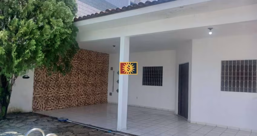 Casa Para Vender com 03 quartos 01 suíte no bairro Jardim Cidade Universitária em João Pessoa