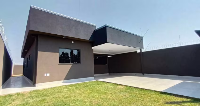 Casa cm piscina no bairro Figueiras do Parque
