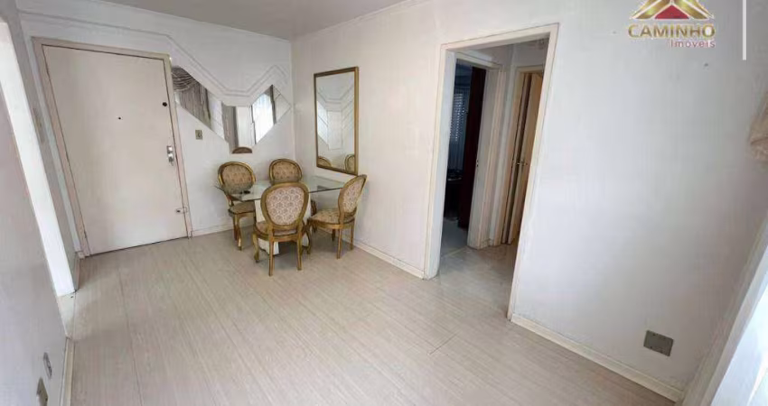 Vendo apartamento de último andar,  de dois dormitórios na Rua Olavo Bilac, Bairro Cidade Baixa em Porto Alegre