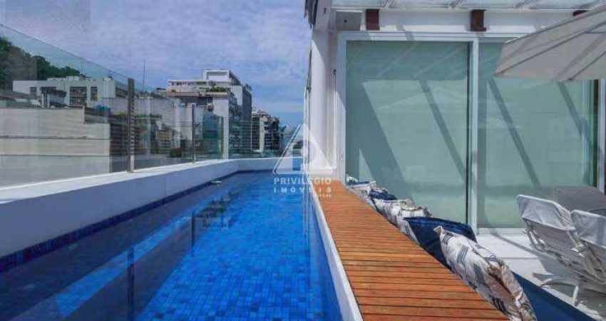 Cobertura duplex à venda na Lagoa, 4 suítes, varanda, área externa com piscina, 4 vagas na escritura