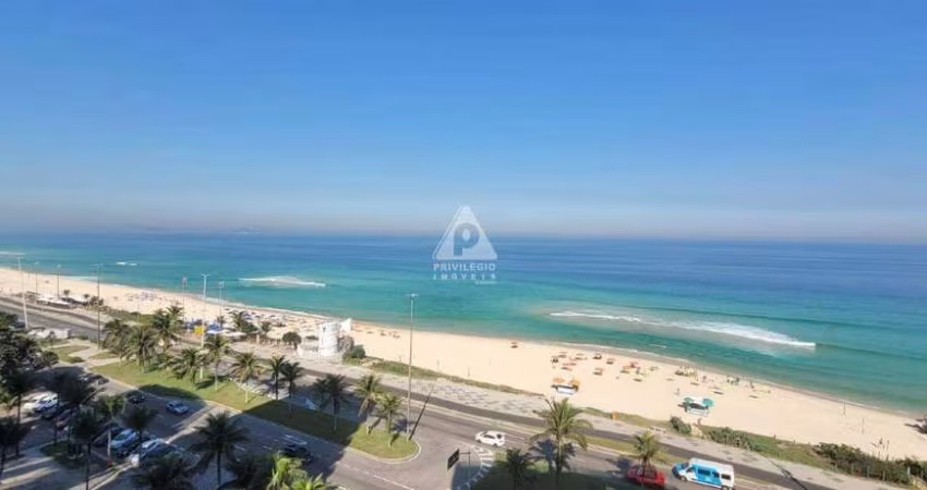 Apartamento à venda frontal mar na Lúcio Barra da Tijuca 1 QUARTO, 1 BANHEIRO, 1 VAGA