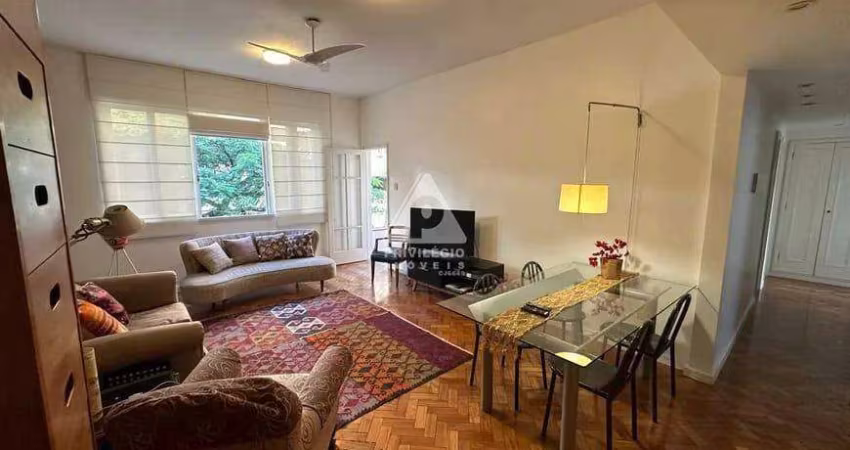 Apartamento à venda na Lagoa, 3 quartos (sendo 1 suíte), dependência completa, 1 vaga