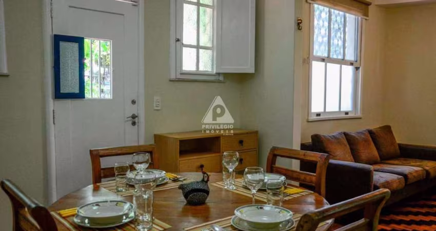 Casa em Ipanema! Com 02 suítes, closet e área externa exclusiva de uso do imóvel.