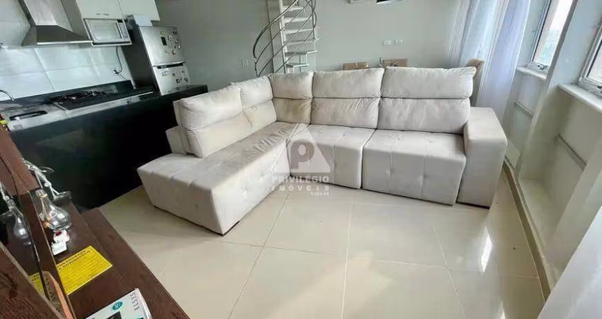 Cobertura reformada - 72m² - 01 vaga - Torre Charle de Gaulle - Barra da Tijuca