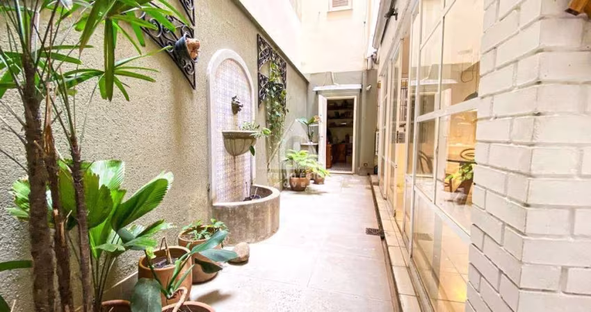 Apartamento quadra da praia com 4 quartos sendo 3 suítes, área externa e 1 vaga de garagem na escritura!!! 337m²