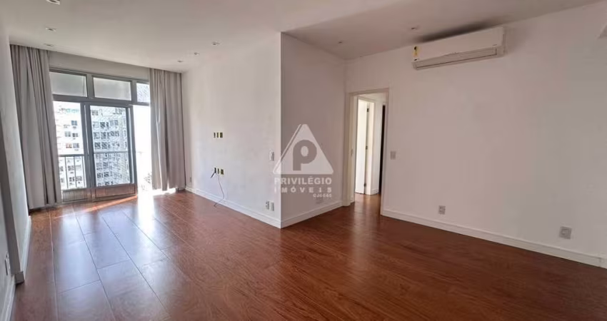 APARECEU 3 QUARTOS COM VAGA COPACABANA REFORMADO