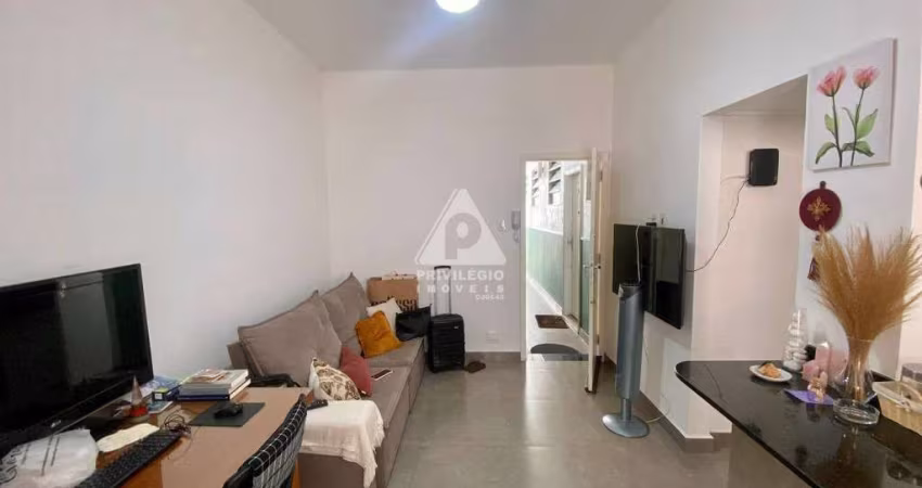 Quarto e sala reformado em Ipanema