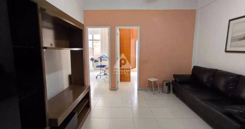 Apartamento dois quartos à venda no Flamengo