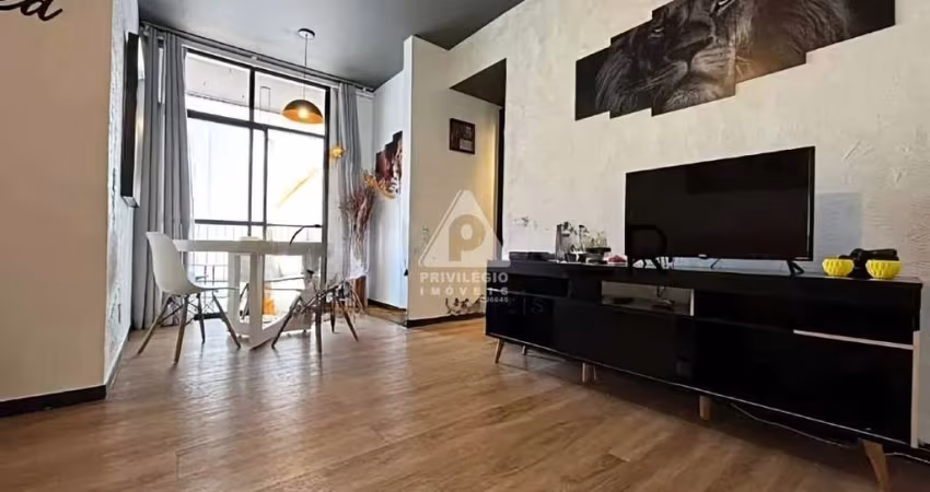 Apartamento à venda, 2 quartos, 1 suíte, 1 vaga, Flamengo - RIO DE JANEIRO/RJ