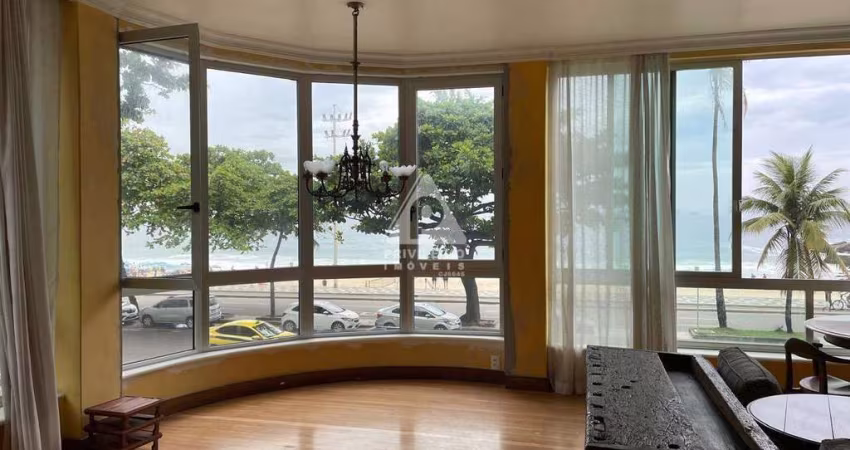 4 quartos, 2 suites, DPE, 2 vagas, 210m2 com vista praia e mar no Leblon.