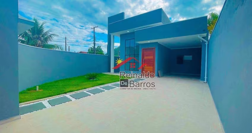 Linda Casa com trés quartos e área de lazer