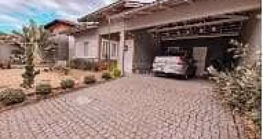 Casa averbada à venda em Joinville, Bom Retiro