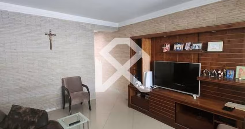 Sobrado à venda com 150m, 3 dormitórios, 3 suítes, 4 Vagas de garagem, Deposito, Chácara Mafalda, S