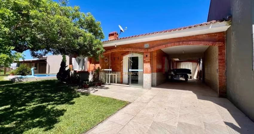 Casa com 2 terrenos na Praia de Mariápolis