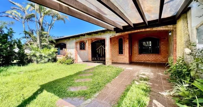 Casa na Praia, 4 dormitórios, boa localização