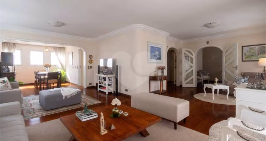 Apartamento com 4 quartos à venda em Moema - SP