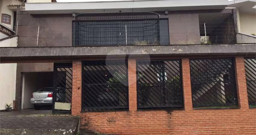 Sobrado com 3 quartos à venda ou para locação em Vila Irmãos Arnoni - SP
