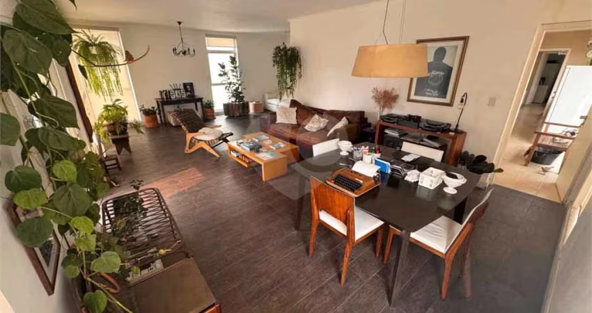 Apartamento com 3 quartos à venda em Cerqueira César - SP