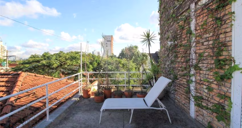 Sobrado com 5 quartos à venda ou para locação em Vila Madalena - SP