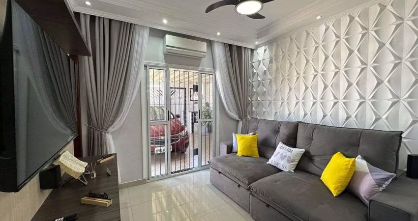 Casa com 3 quartos, Ocian, Praia Grande - R$ 450 mil