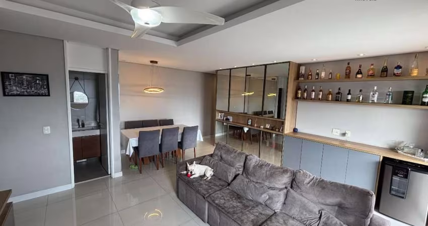 Vendo lindo e amplo Apartamento de 2 dormitórios sendo 1 suíte, varanda gourmet, lazer completo 2 vagas de garagem no Macuco em Santos