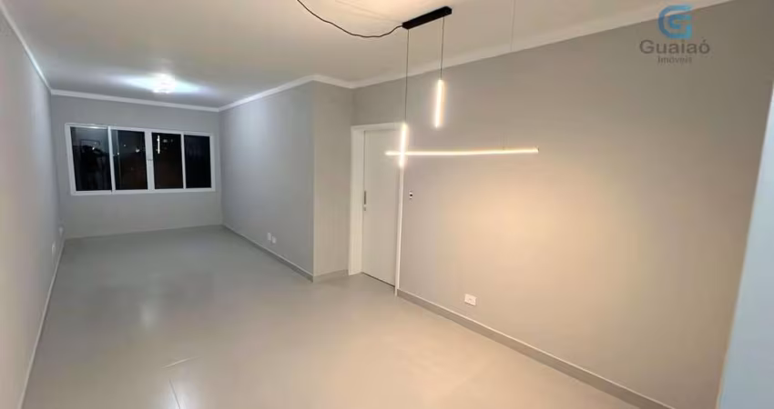 Oportunidade! Vendo Apartamento Totalmente Reformado, 03 dormitórios, 01 vaga de garagem, Prédio com Elevadores, Embaré, Santos.