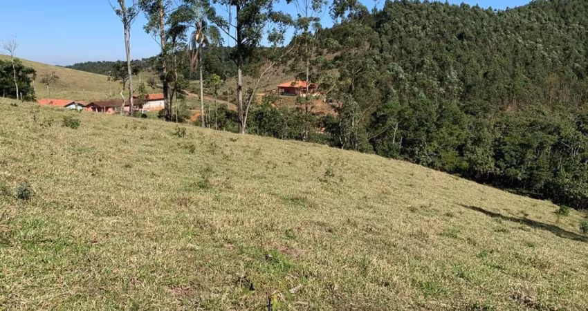 Terreno á venda com ótimo acesso no bairro do Boa Vista, Igaratá