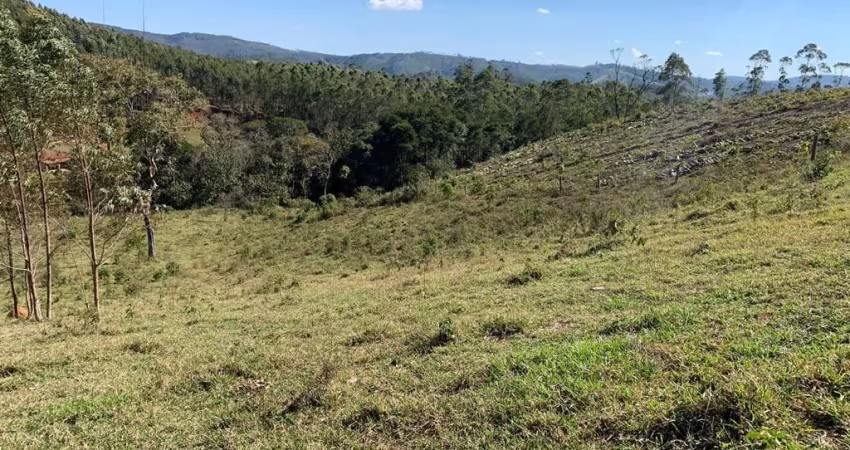 Natur Garden ll chácaras o novo conceito de residencial, em Aruja!.  Situado em Aruja, divisa com Santa Isabel no bairro Retiro próximo a escolas, comércios e mercadinhos. •Acesso 1km do asfalto, (óti
