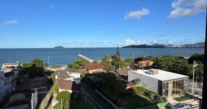 Apartamento Centro de Balneario Piçarras, frente mar com 3 Dormitórios sendo 1 S