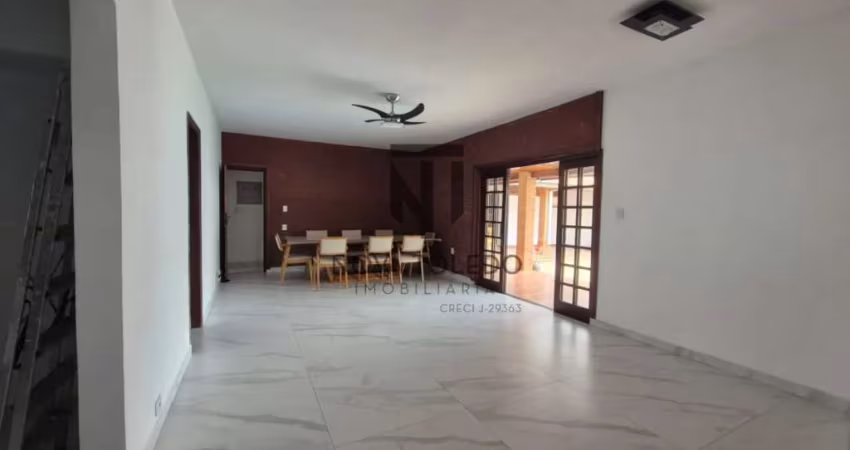 Casa - Jardim das Indústrias - 3 Dormitórios - 287m²