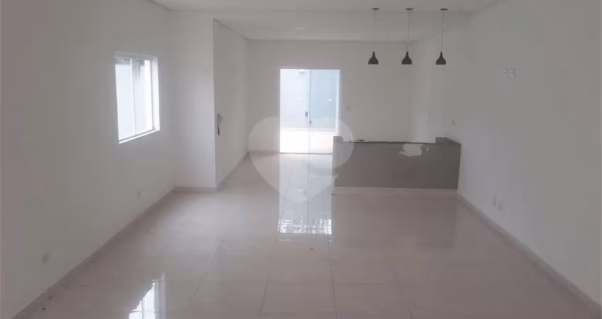 Sobrado com 3 quartos à venda em Jardim Vitória - SP