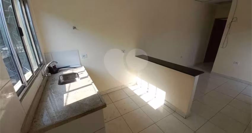 Casa de vila com 1 quartos para locação em Jardim Nadir - SP