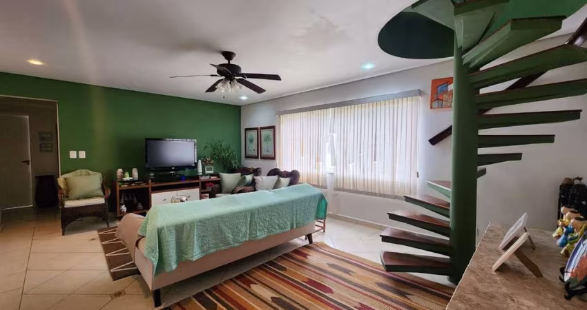 Cobertura com 3 dormitórios à venda, 220 m² por R$ 900.000,00 - Enseada - Guarujá/SP