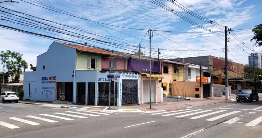 Sobrado de Esquina à Venda ou Locação – Chácara Santo Antônio | 151m² Construídos