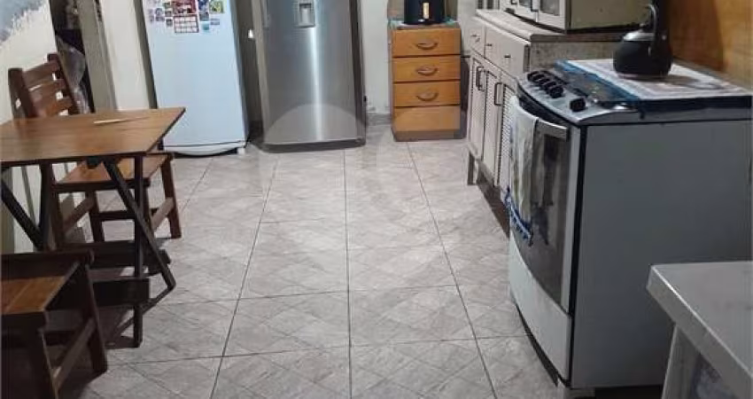 Casa à venda, 300 m² Rua Corredeira-SP- Bosque da Saúde Aceita Permuta