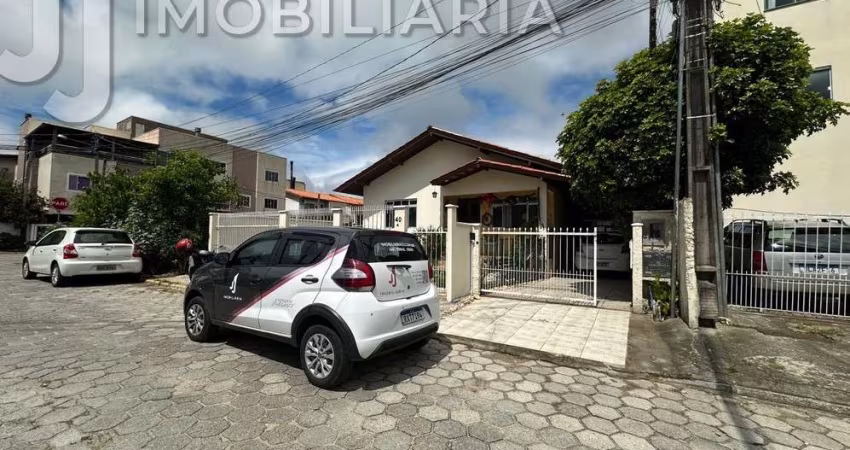 Pousada_Hotel com 4 quartos  à venda, 215.00 m2 por R$960000.00  - Ingleses Do Rio Vermelho - Florianopolis/SC