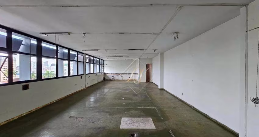 NECESSITA REFORMA!!! CONJUNTO COMERCIAL PARA VENDA E LOCAÇÃO NA CIDADE DE SANTOS!!!