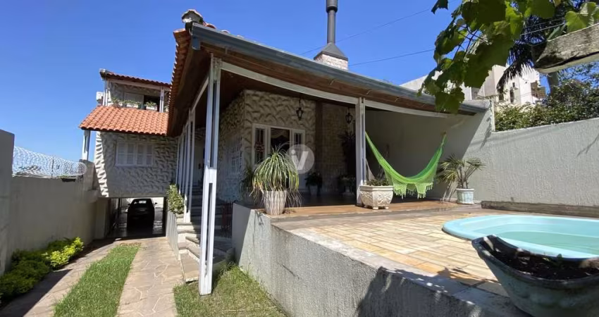 Casa 298m², amplo pátio com piscina Central