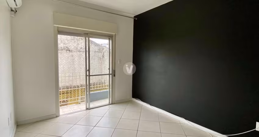 Apartamento 2 dormitórios com sacada e 1 vaga no N. Sra do Rosário