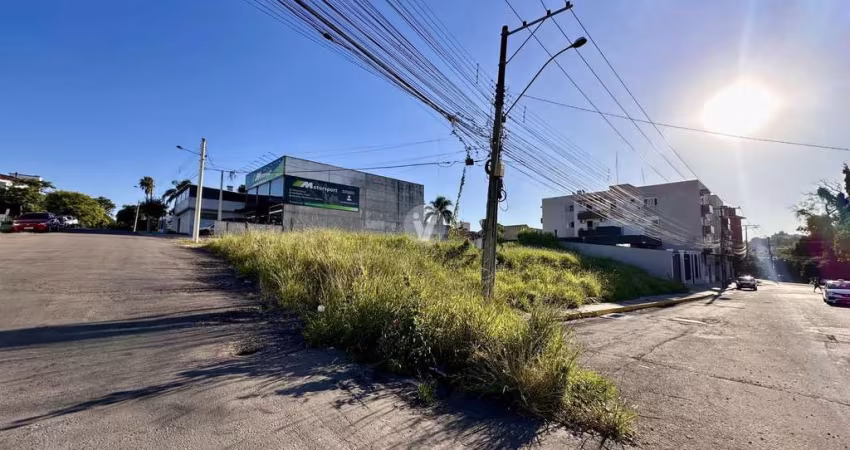 Terreno de esquina no bairro N. Sra de Lourdes