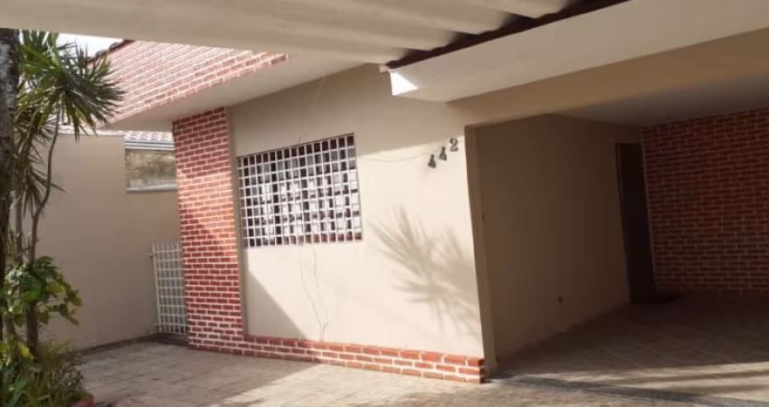 Casa 03 dormitórios no Maracanã Praia Grande